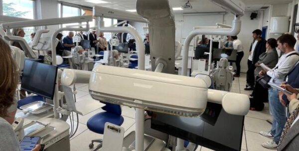 Contre la pénurie de dentistes, la faculté d’odontologie de Brest accueille sa première promotion élargie